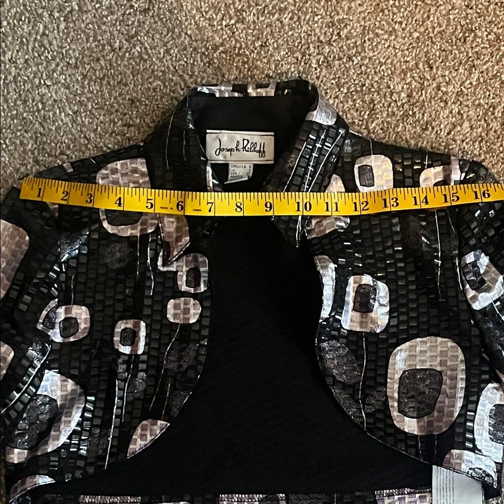 NWT Joseph Ribkoff Black and Silver Patterned Cropped Blazer Jacket Size 6 - Picture 10 of 12